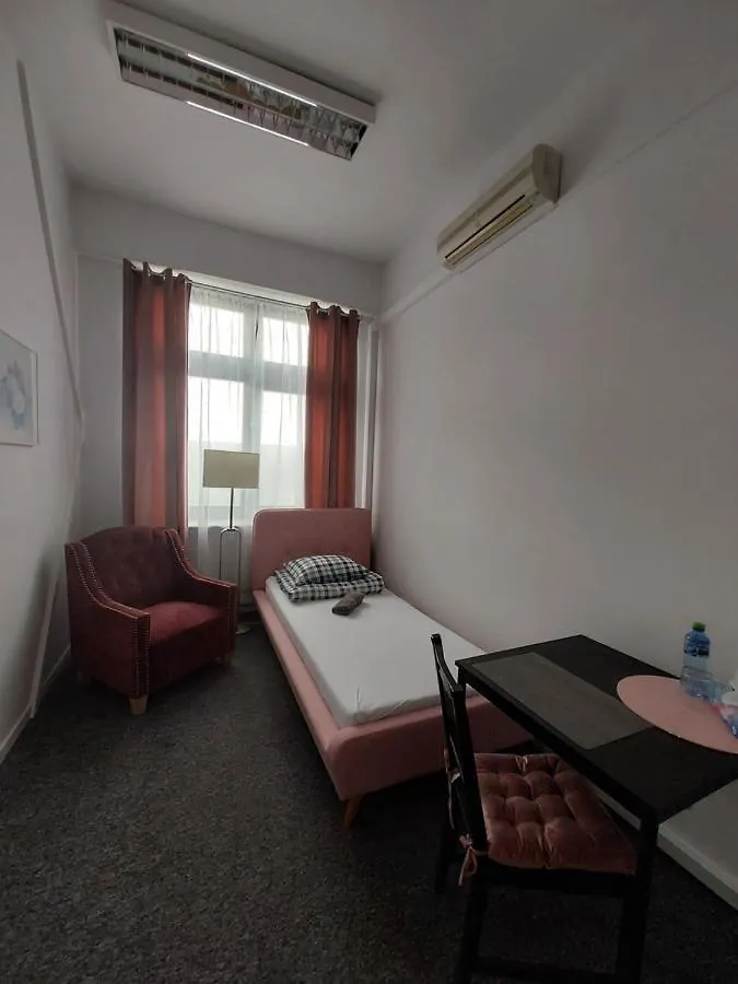 Pinto Guest Rooms Warszawa 0*,  Polska