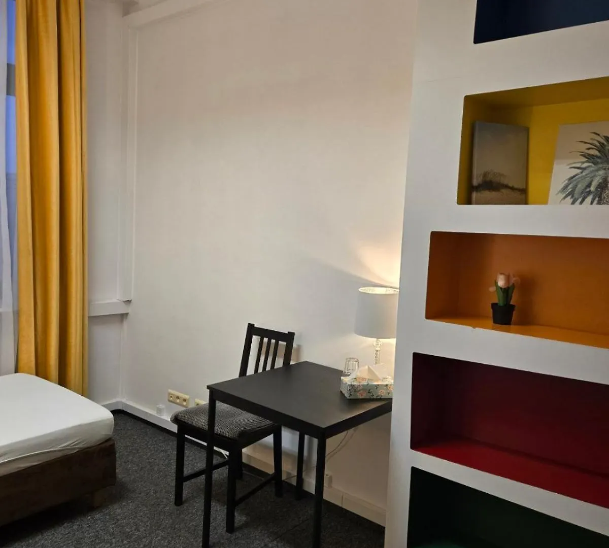 Pinto Guest Rooms Warszawa 0*,